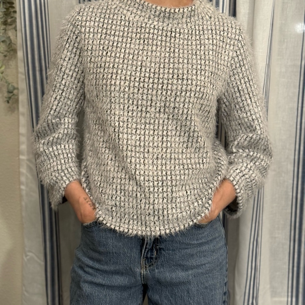 Vince Camuto Textured Gray Sweater